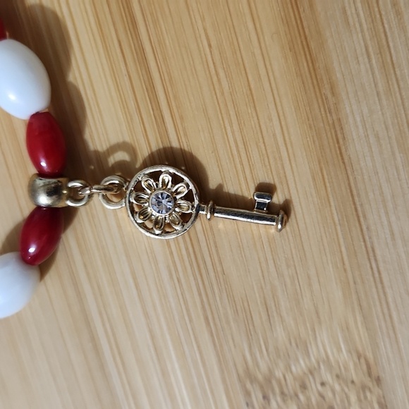 Hand Crafted Anklet (Ankle Bracelet) Red White Key Charm 11.5" Beaded - Picture 6 of 6